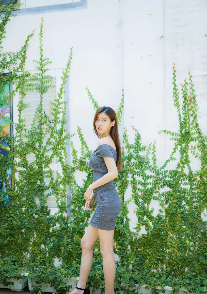 [Mzsock] NO.207 Kim Yun Kyo off-shoulder dress and short skirt with high legs street photography#[54P]-29