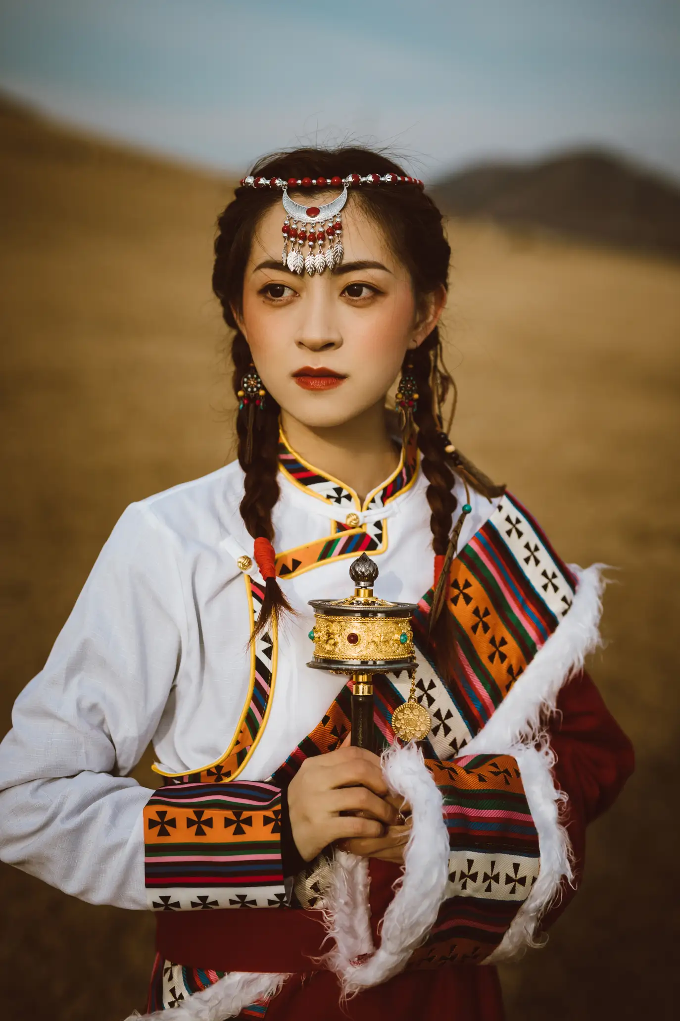 [YITUYU] 2022.07.04 Vol.1376 – Girl in Tibetan Clothes on the Ranch Yixuan-#[22P]-1