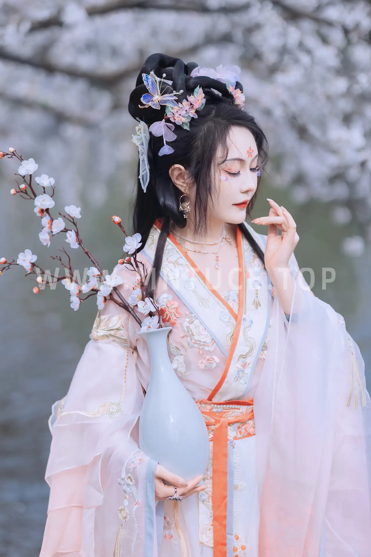 [YITUYU] 2022.06.24 Vol.1273 – Cherry blossom viewing in early spring Lulu haley#[43P]-9