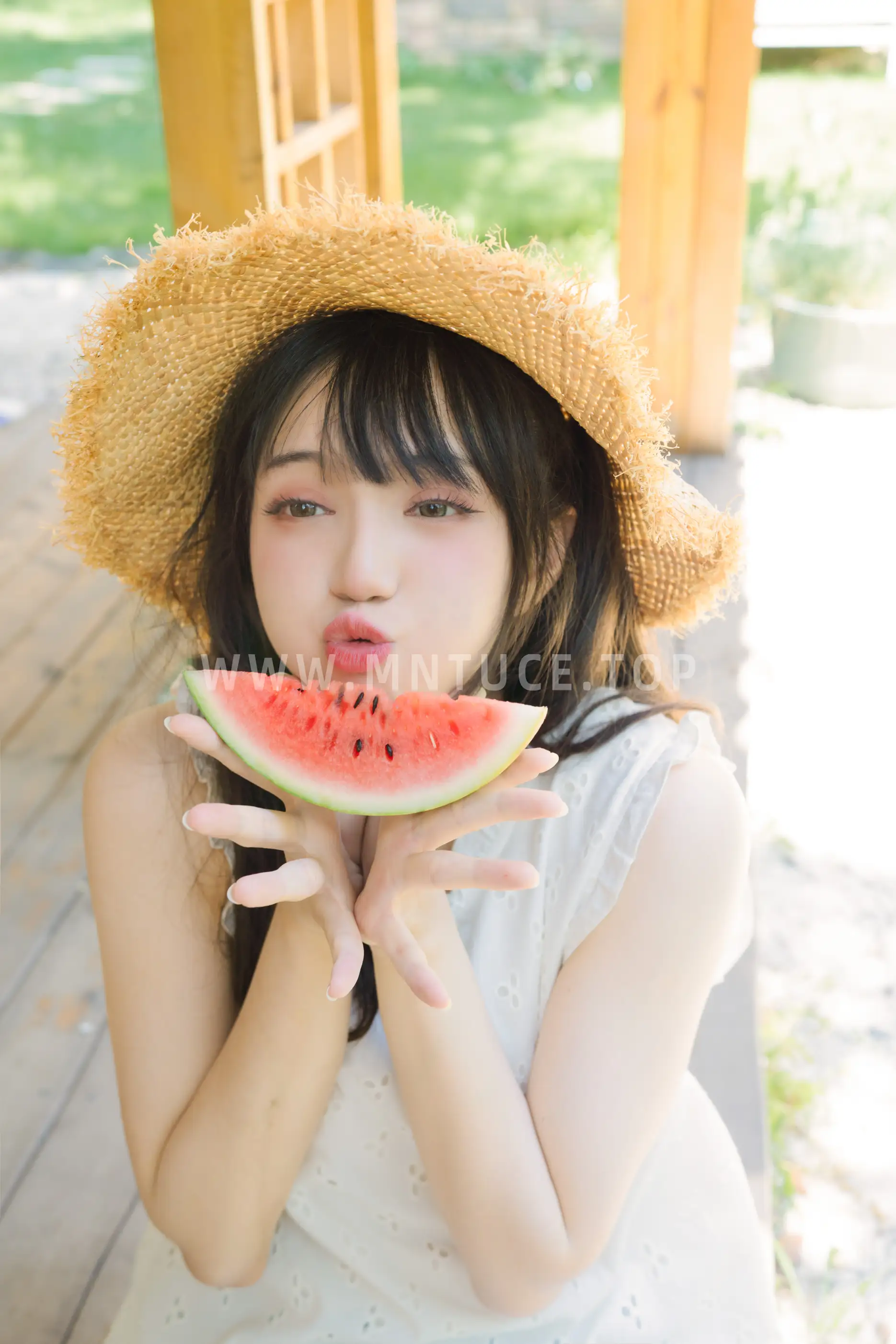 [YITUYU] 2022.09.05 Vol.1877 – Summer Girl and Watermelon 加 加 加#[39P]-6