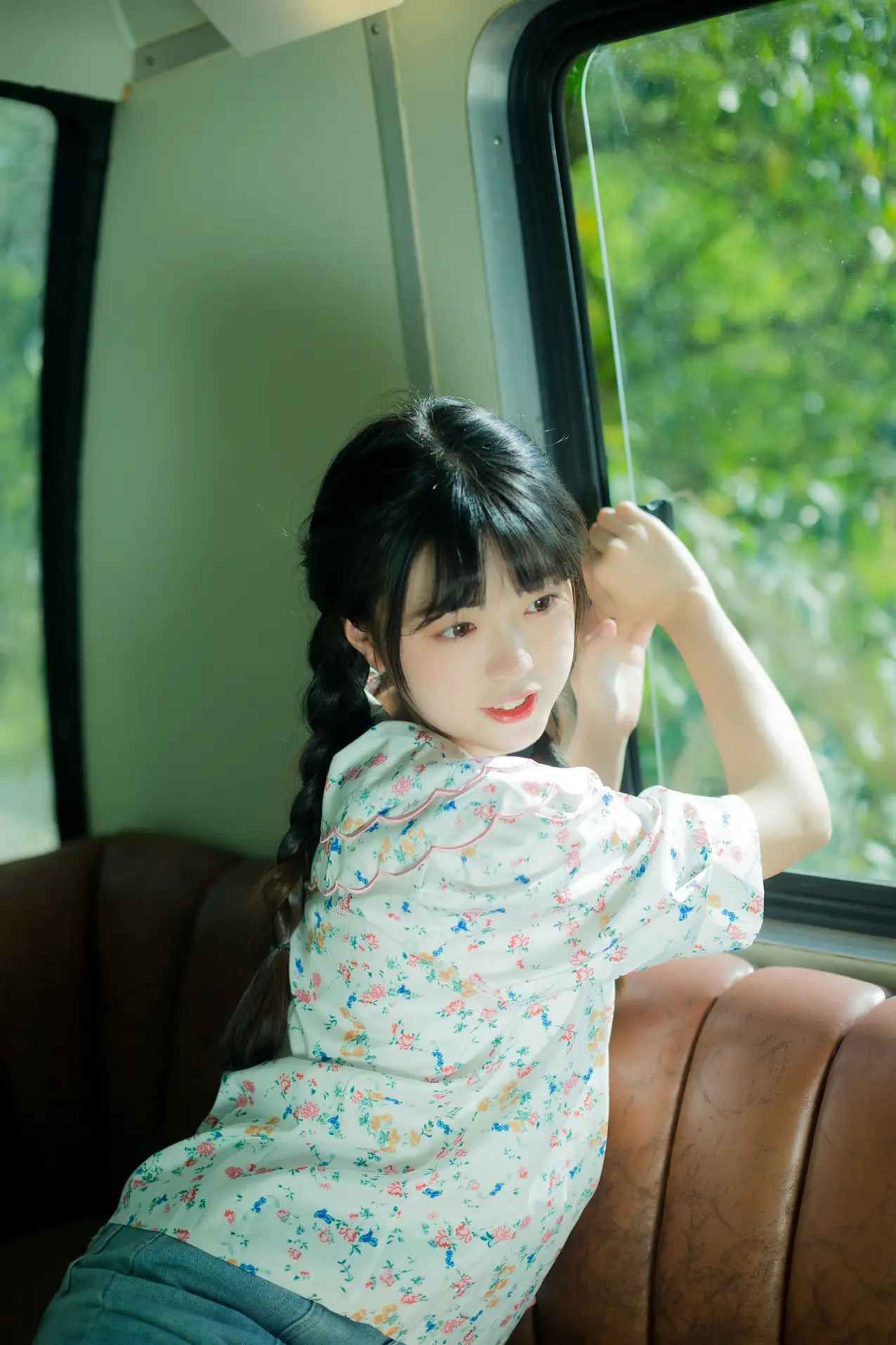 [YITUYU] 2022.09.11 Vol.1922 – The happiness hidden in the corner of the bus Cute bubbles#[28P]-7