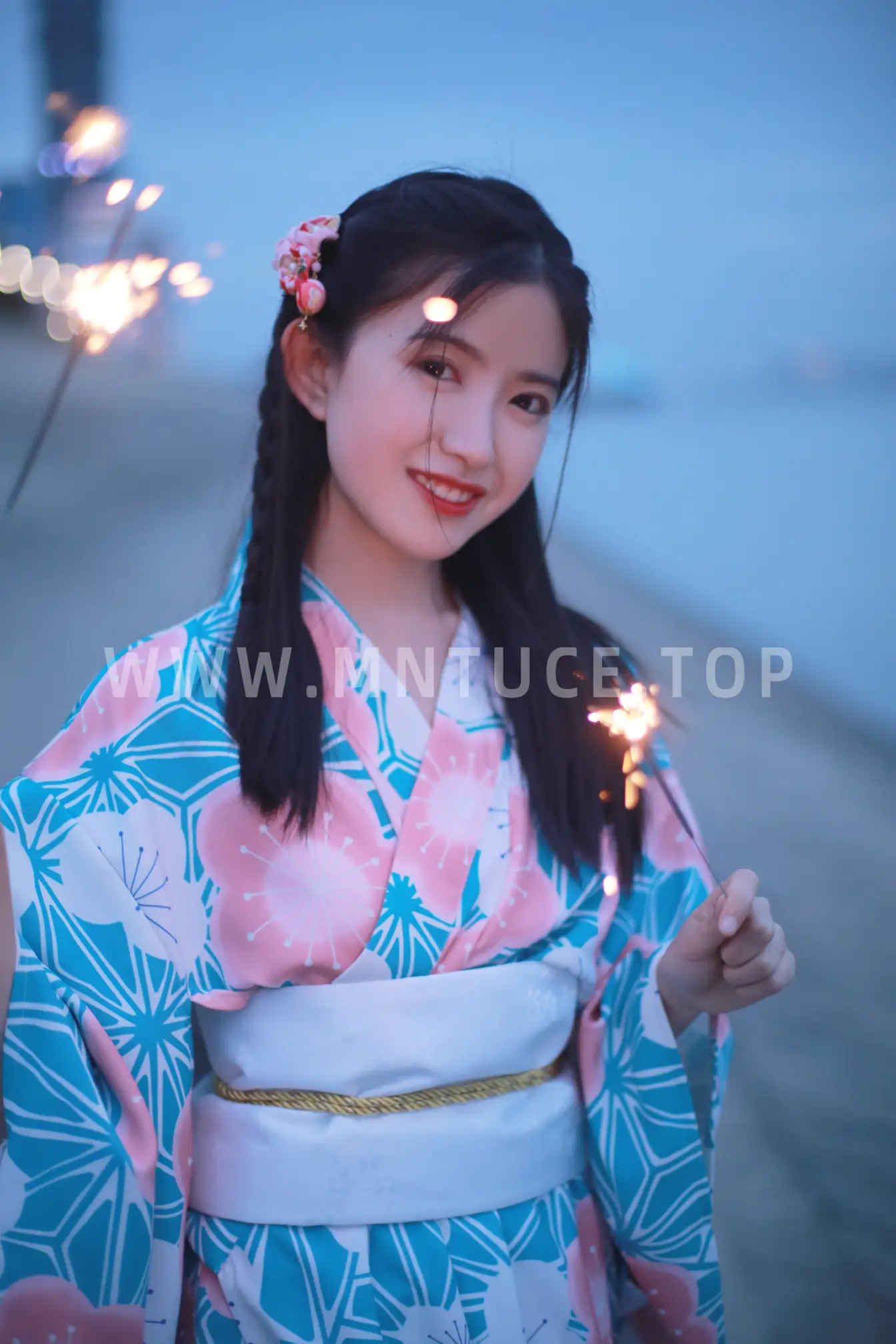 [YITUYU] 2022.06.06 Vol.1095 – Fireworks Little grass#[22P]-4