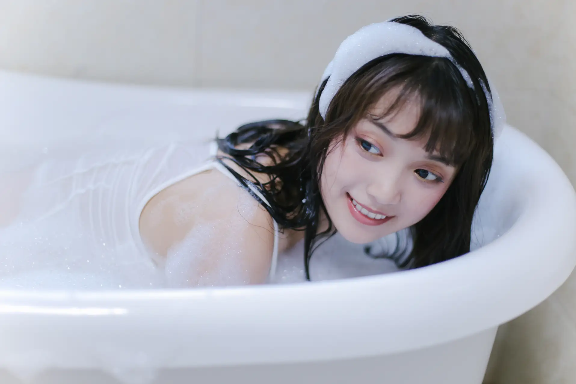 [YITUYU] 2022.08.25 VOL.1788 - Milk Bubble Bath a fish tail#[27P]-4