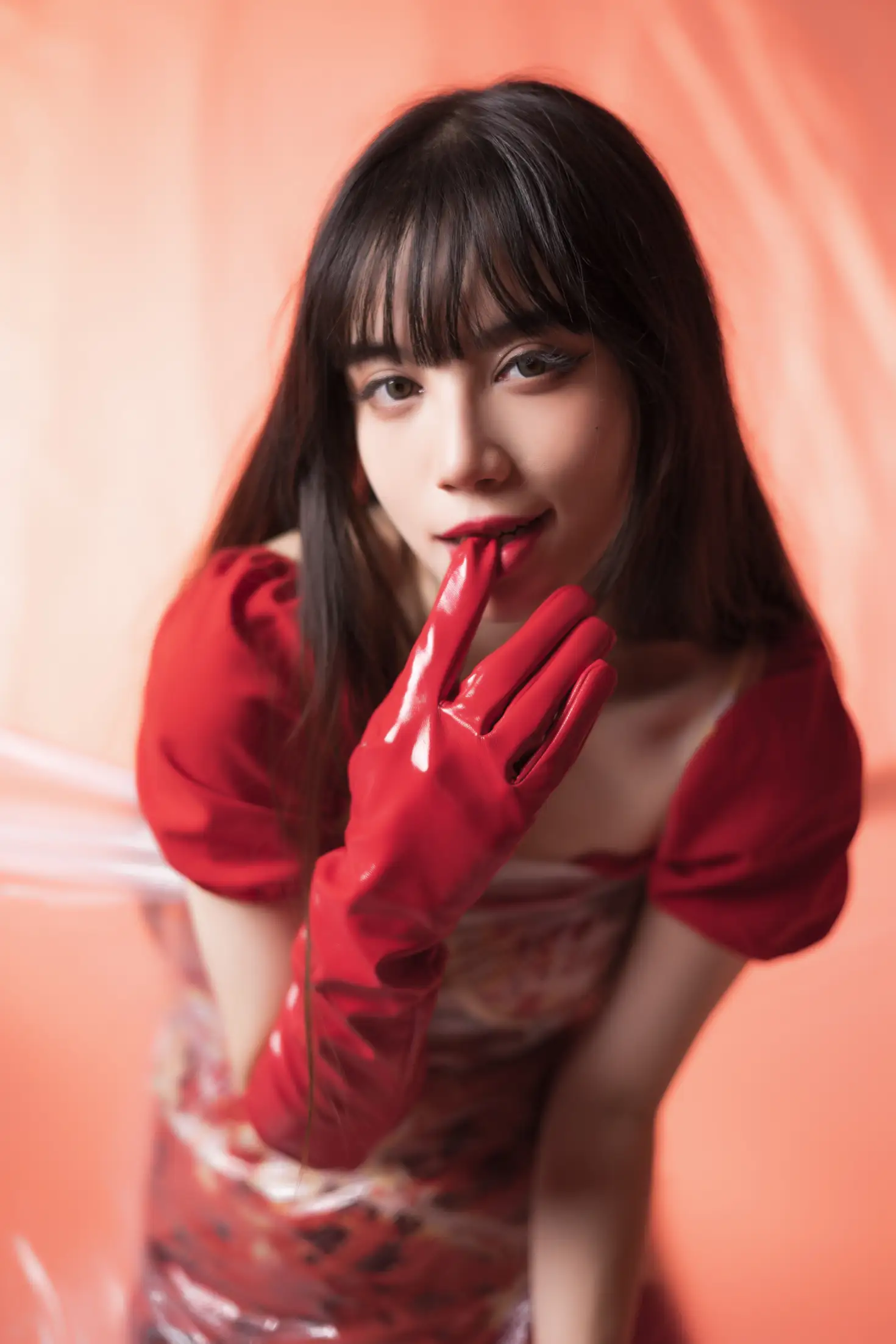 [YITUYU] 2022.05.21 Vol.0946 – Dancing Red Gloves Two plus six#[26P]-6