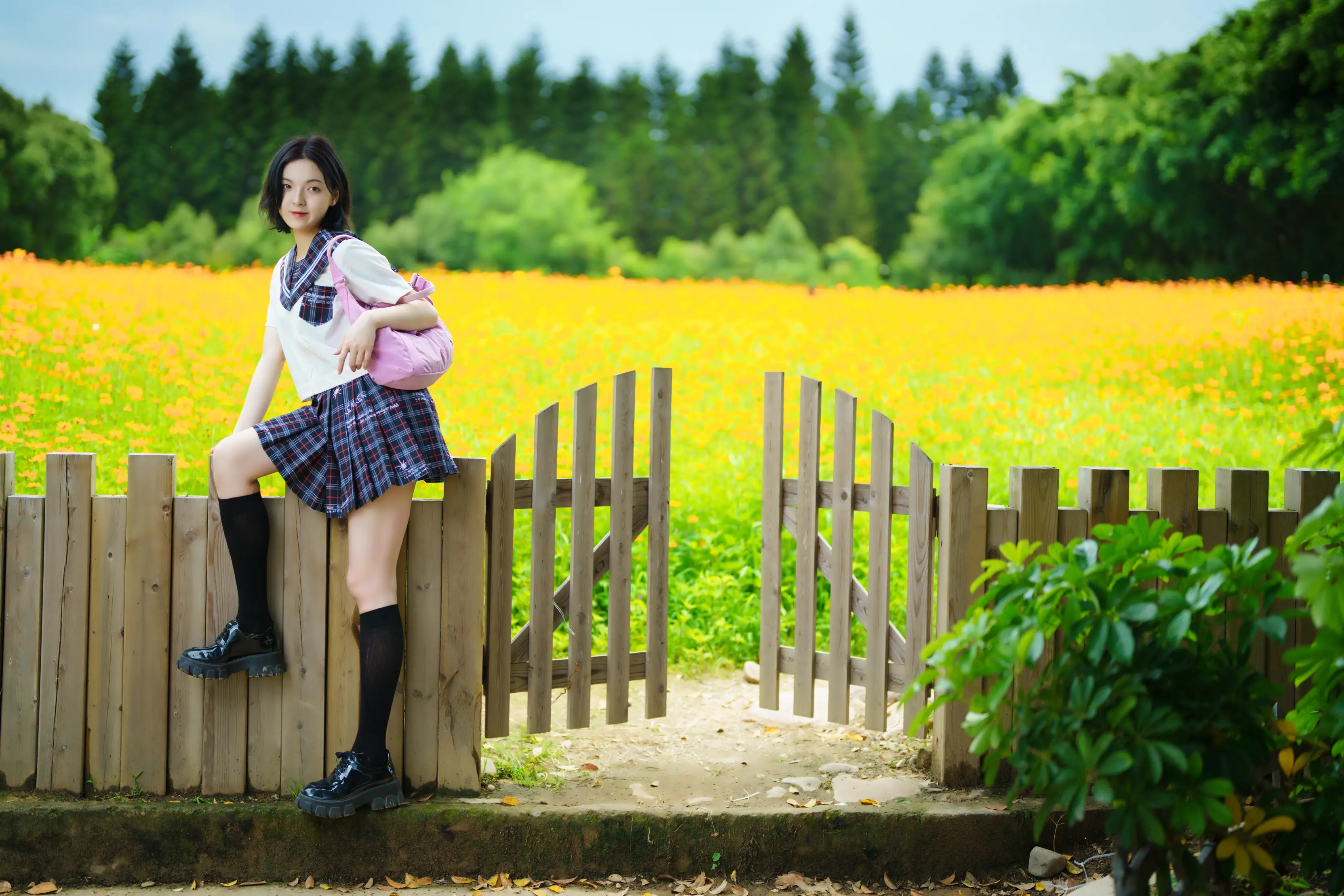 [YITUYU] 2021.11.12 Vol.441 – JK girl in the flower field dudu#[51P]-2