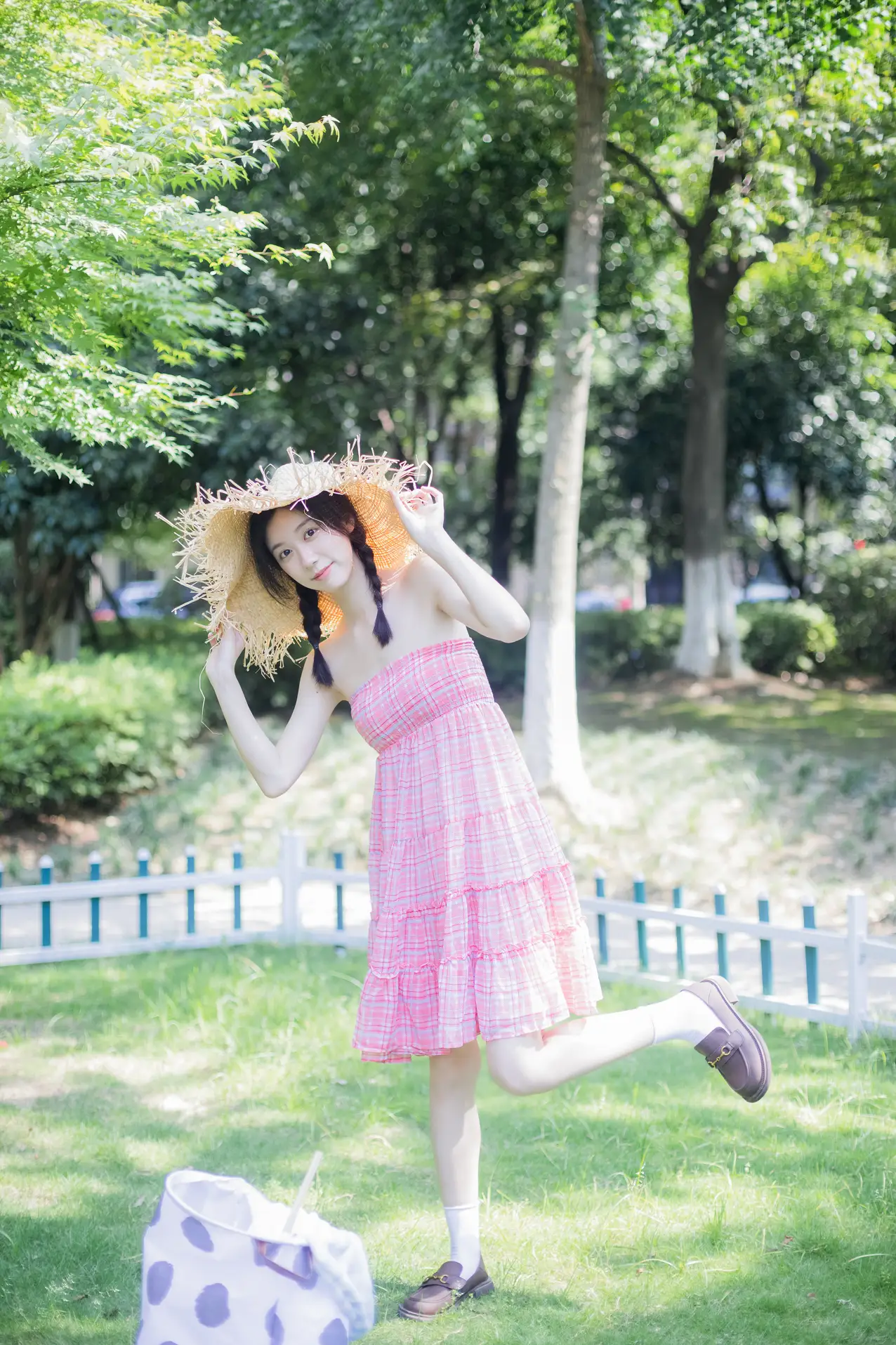 [YITUYU] 2022.07.19 Vol.1520 – The weather is sunny today Cat Feeding Girl Cat Girl-#[42P]-10