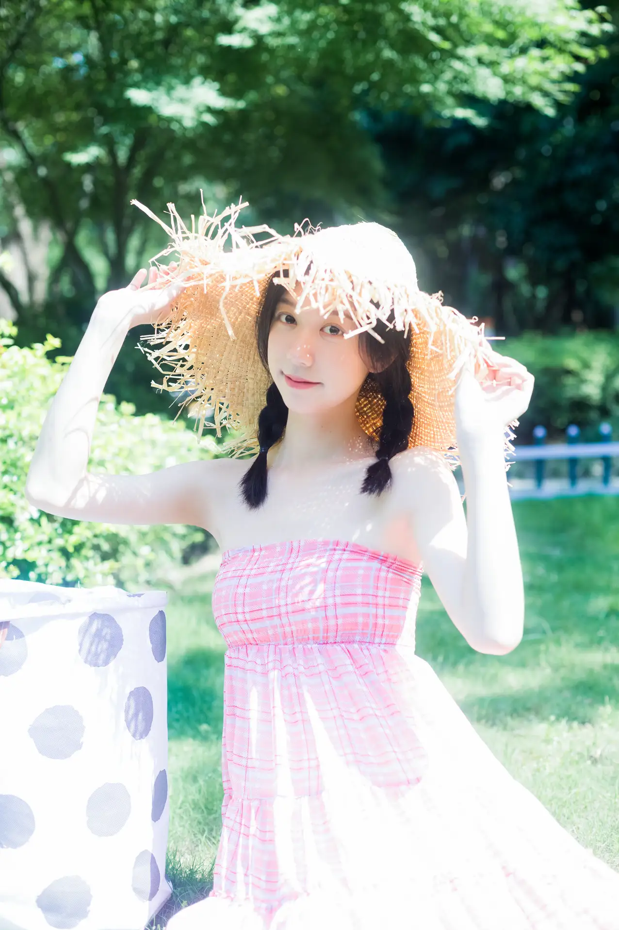 [YITUYU] 2022.07.19 Vol.1520 – The weather is sunny today Cat Feeding Girl Cat Girl-#[42P]-8