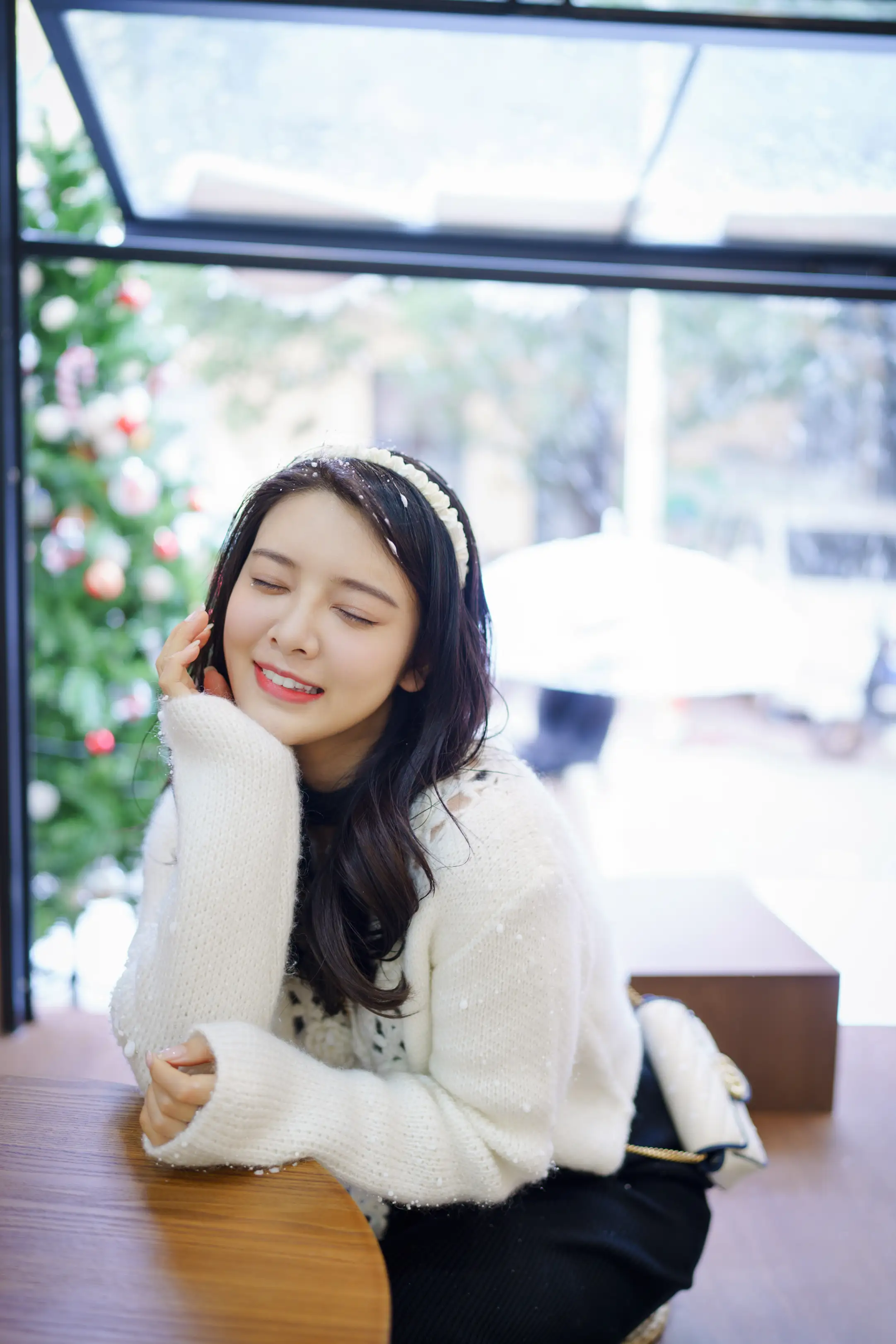 [YITUYU] 2022.01.29 Vol.722 – Jingle Bell, Christmas scenery themed portrait photography Meow meow meow is Jin'er#[61P]-8