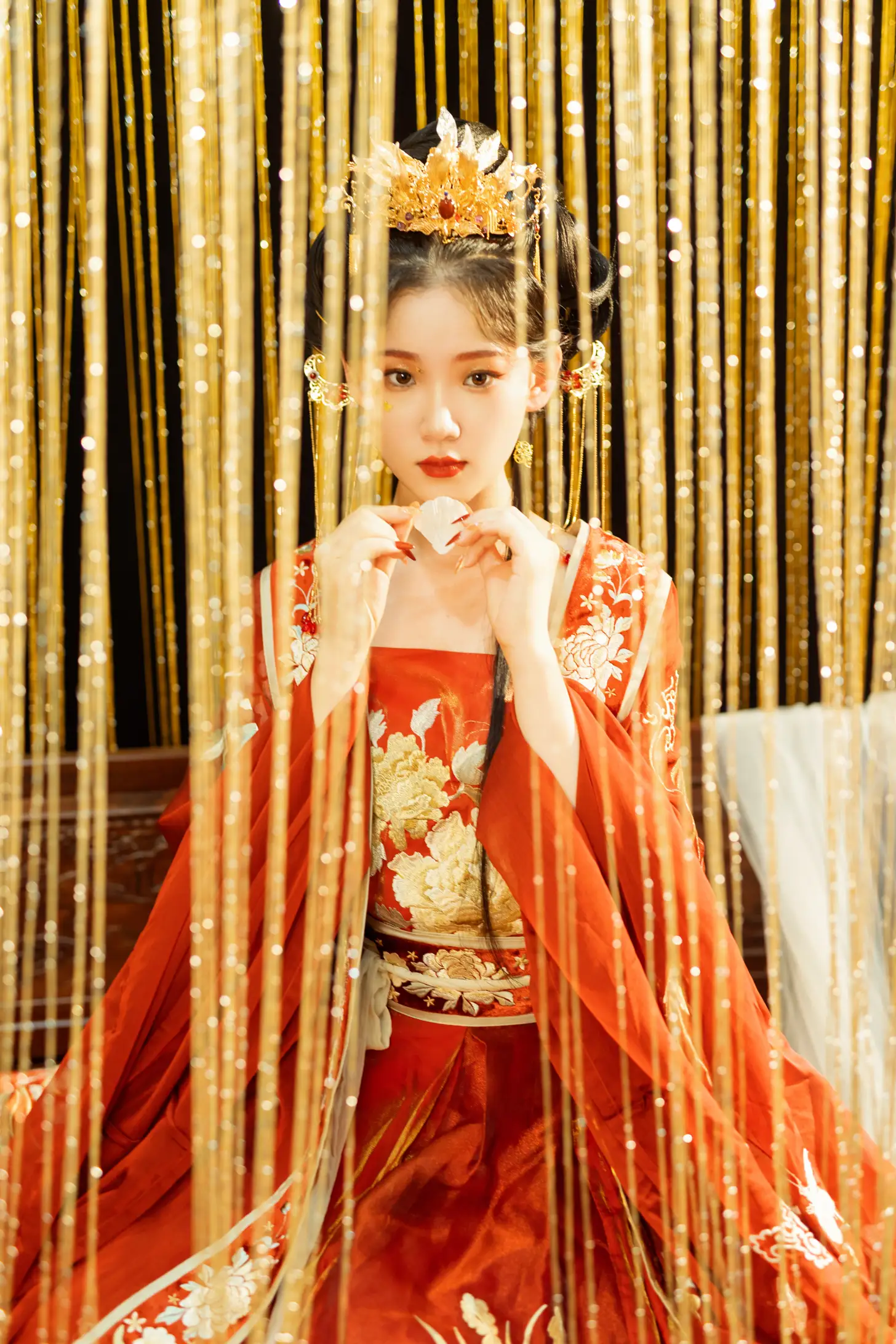 [YITUYU] 2022.09.05 Vol.1873 – Lady in Red Looking back at each other, meow meow meow#[48P]-3