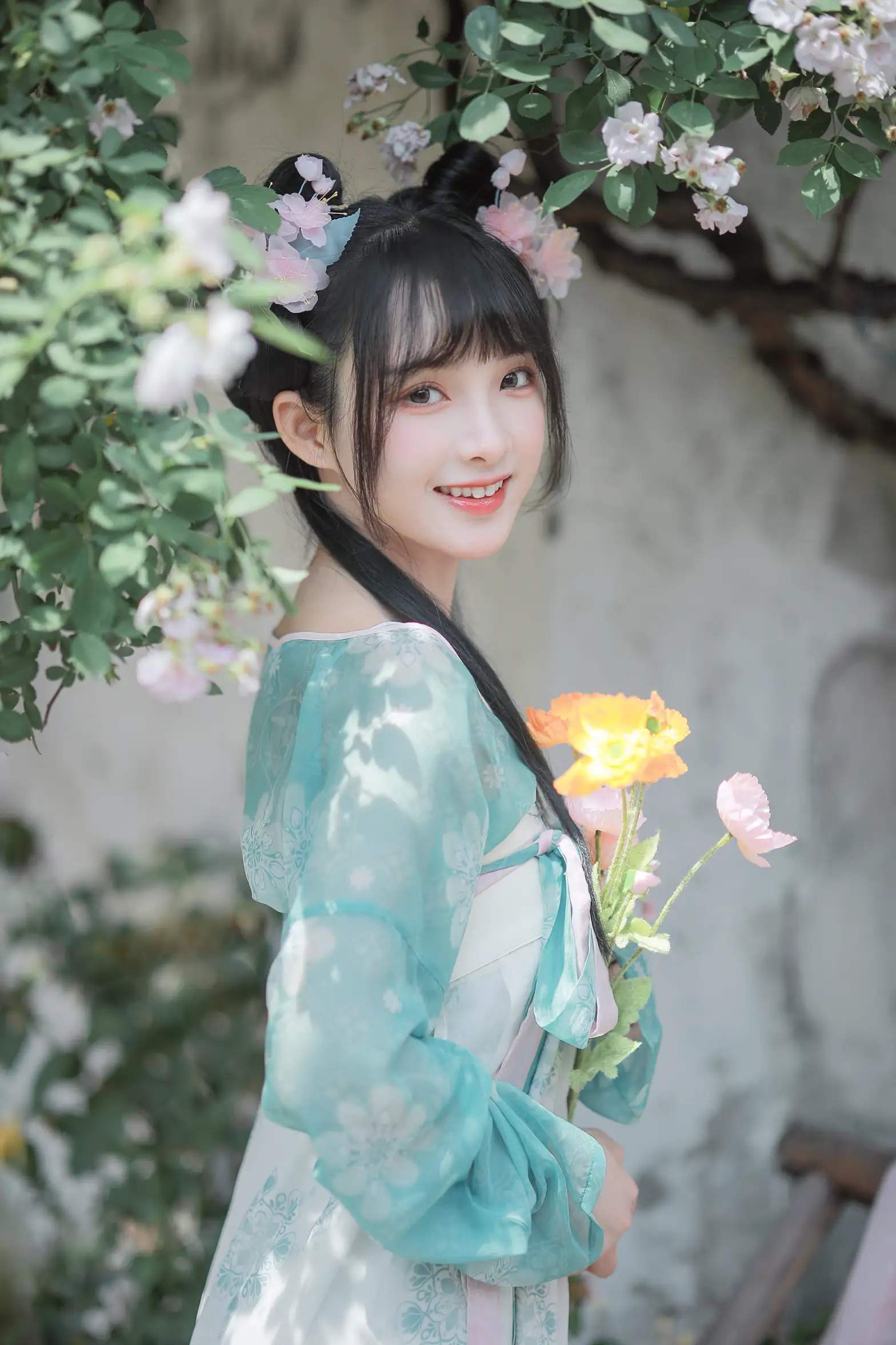 [YITUYU] 2022.06.14 Vol.1175 – Gradually blooming lotus and falling rose Lily cub w#[20P]-1